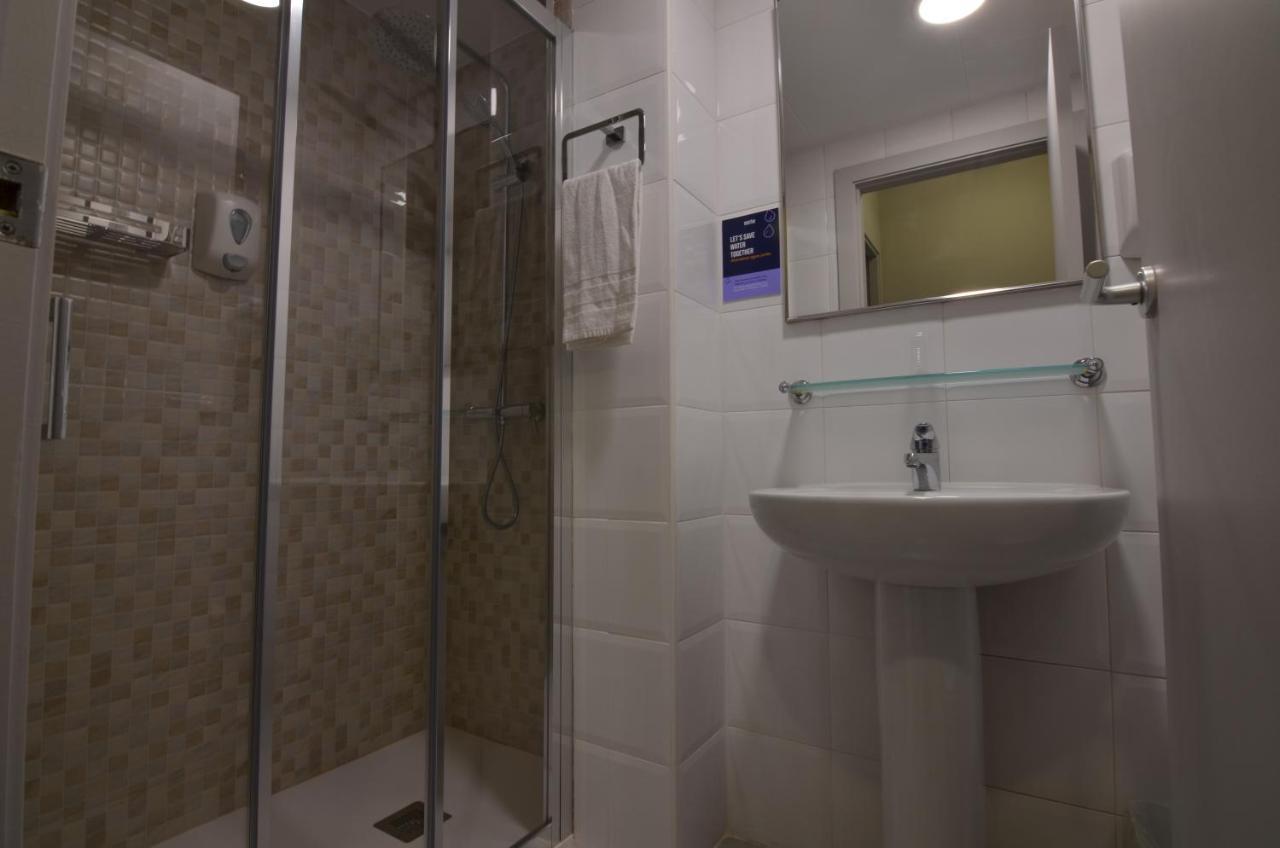 Hotel Blauet By Bossh Hotels El Prat de Llobregat Bagian luar foto