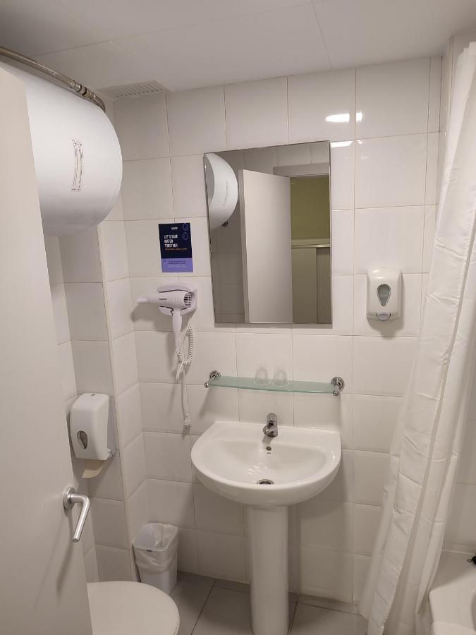 Hotel Blauet By Bossh Hotels El Prat de Llobregat Bagian luar foto