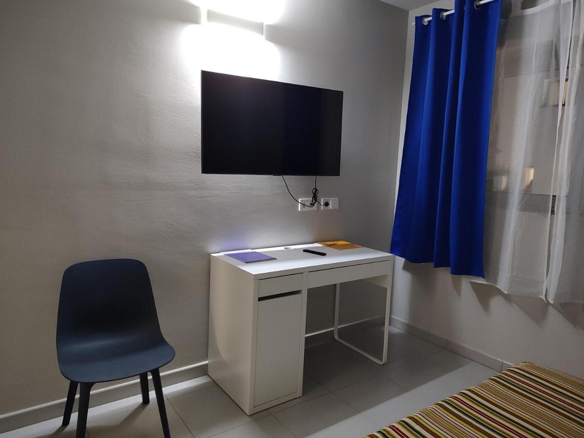 Hotel Blauet By Bossh Hotels El Prat de Llobregat Bagian luar foto