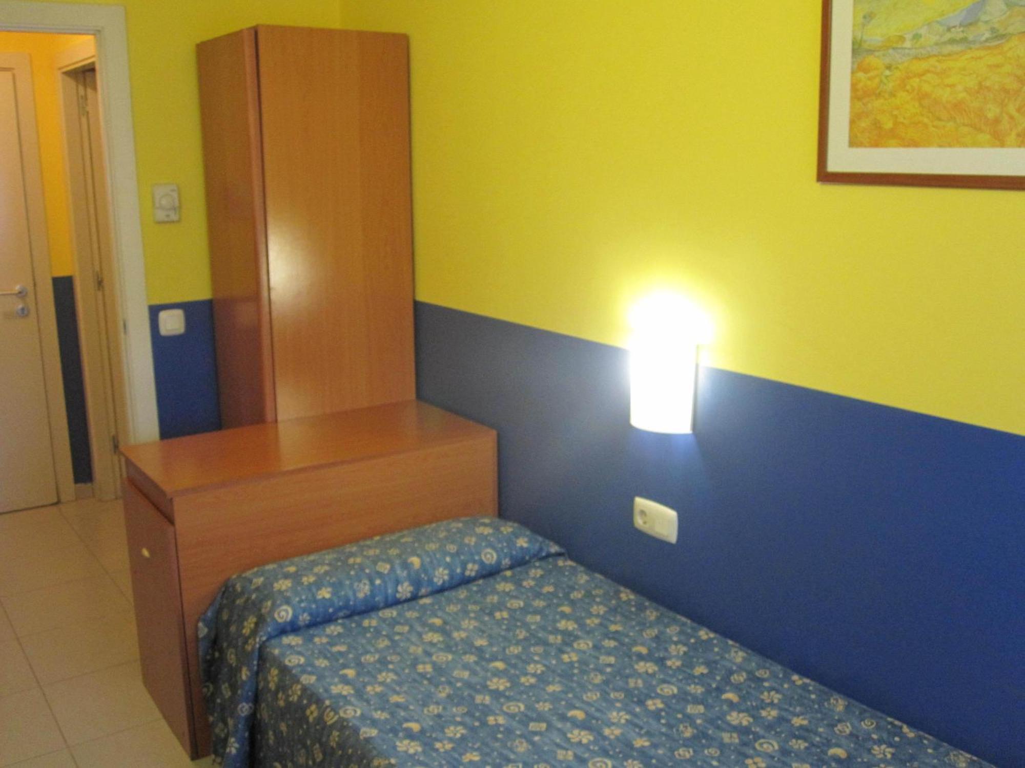 Hotel Blauet By Bossh Hotels El Prat de Llobregat Bagian luar foto
